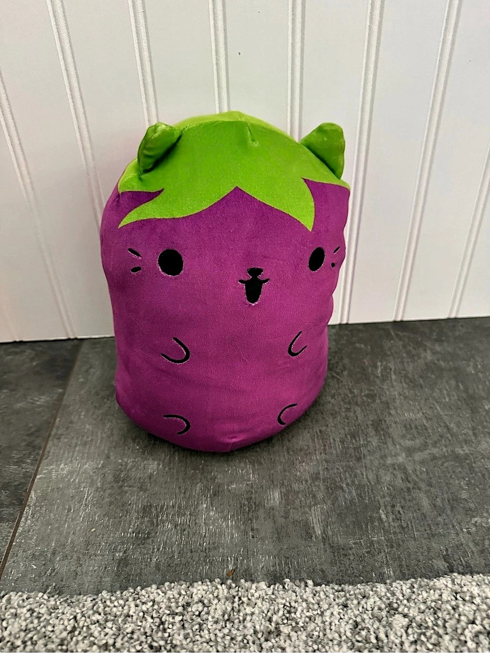 Cats vs Pickles Jumbo
Plush - Eggplant